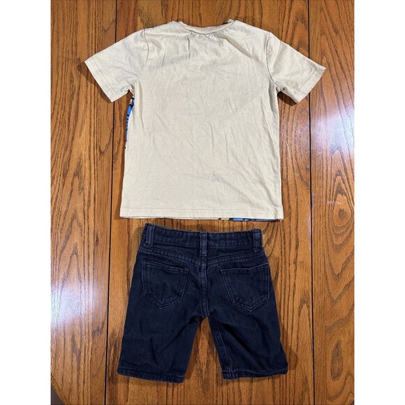 Despicable Me Minions T-shirt / LR Scoop Shorts (Boy’s 4) Graphic Tee Outfit Set - Picture 7 of 8